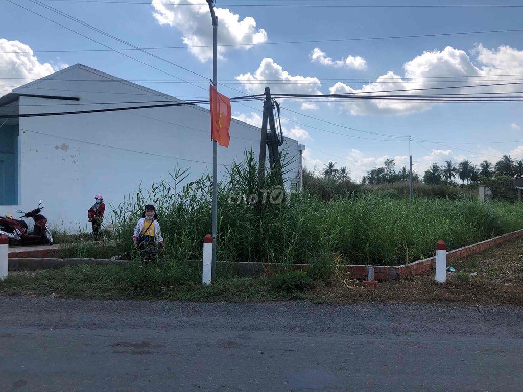 Bán Đất 2 mặt tiền vị trí đẹp giảm giá sốc bán trong tháng!