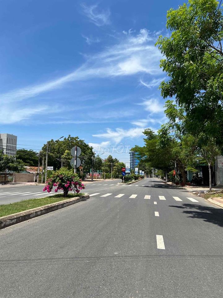 đất ba bồn gần biển Ninh Chử