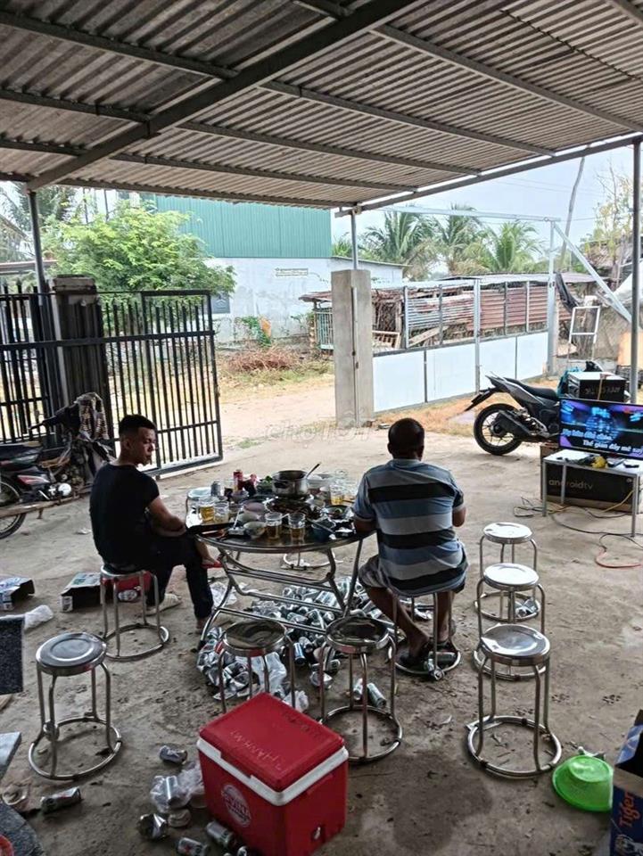 cần bán nhà nguyên căn đường xe tải