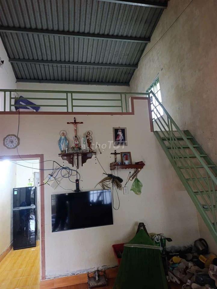 cần bán nhà vườn 