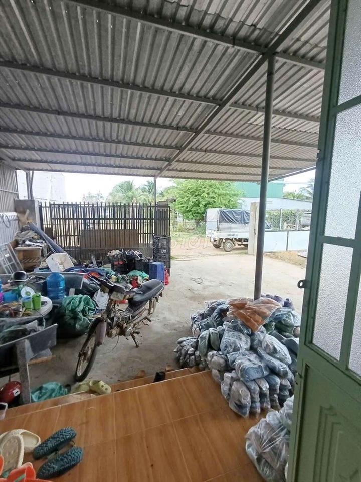 cần bán nhà vườn 