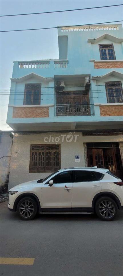 Nhà mặt tiền rộng