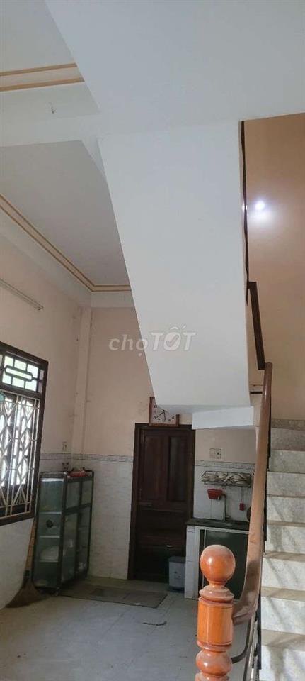 Nhà mặt tiền rộng