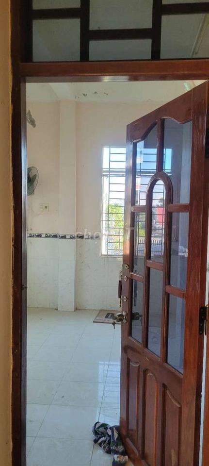 Nhà mặt tiền rộng