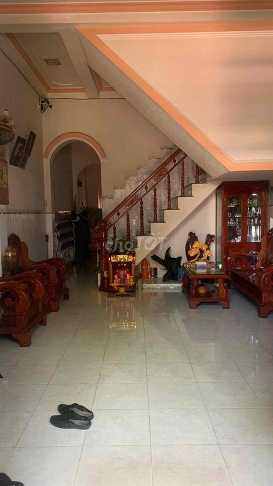 nhà bán vừa ở, vừa kinh doanh, vừa nuôi yến