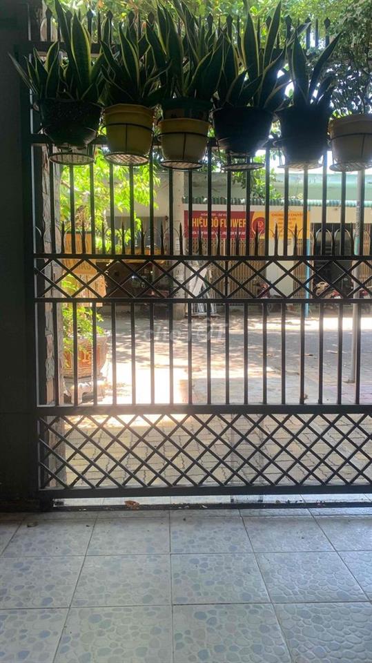 nhà bán vừa ở, vừa kinh doanh, vừa nuôi yến
