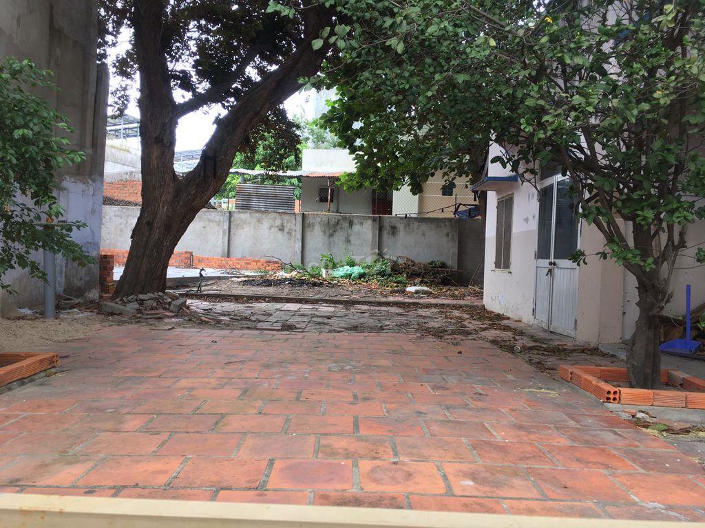 Nhà sân vườn rộng 380m² cho thuê – Vừa ở vừa kinh doanh- Giá chỉ 3tr6