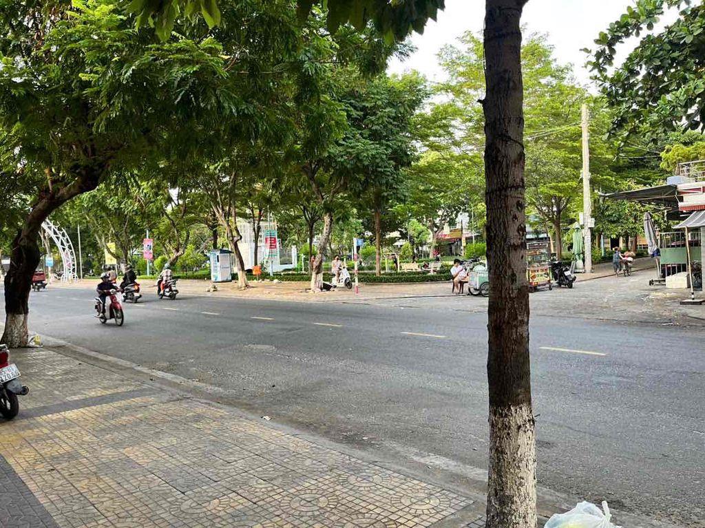 Bán Nhà Mặt Tiền Thống Nhất Đoạn Nhà Hàng Song Hưng  🗺️Diện tích : 102m