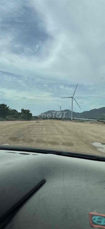 CC CẦN BÁN GẤP 2 HECTA ĐẤT MẶT TIỀN ĐƯỜNG DẪN TỪ QL1 ra CẢNG CÀ NÁ