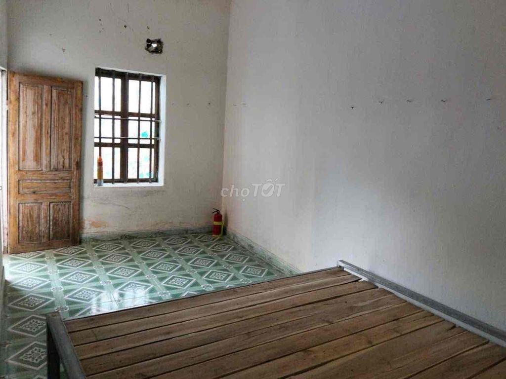 Cho Thuê Nhà Cấp 4 200M , Có 1 Phòng Riêng , Đủ Đồ
