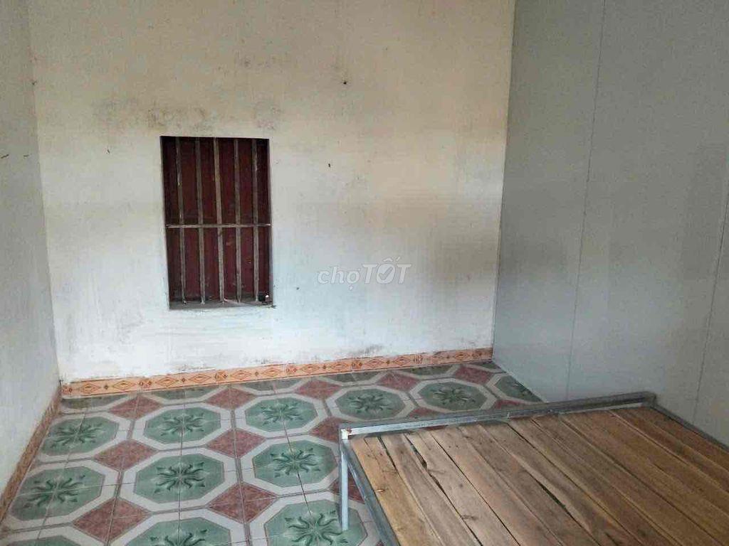 Cho Thuê Nhà Cấp 4 200M , Có 1 Phòng Riêng , Đủ Đồ