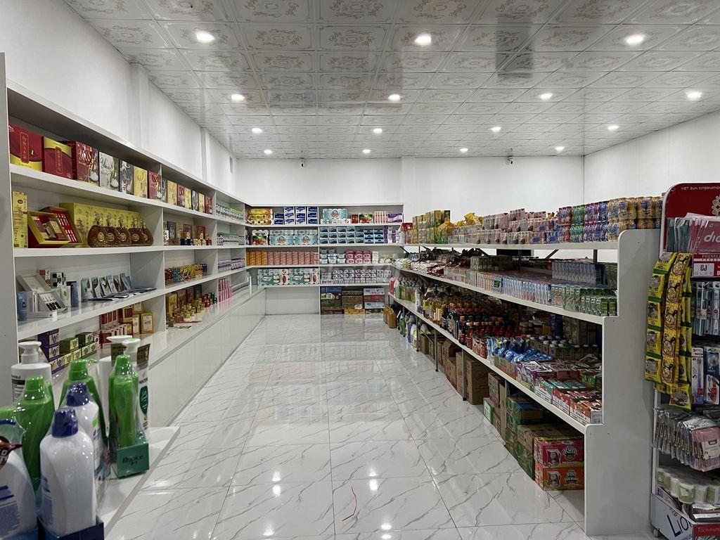 Bán đất tặng nhà cấp 4