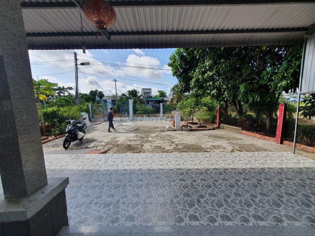 BÁN NHÀ + VƯỜN DIỆN TÍCH 1.126M² – GIÁ 1,8 TỶ