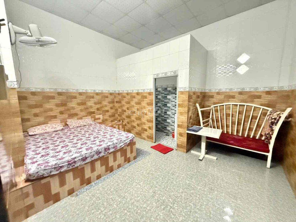 Nhà Nguyên Căn + 11 Phòng Trọ + 3.000m² đất vườn liền kề phía sau