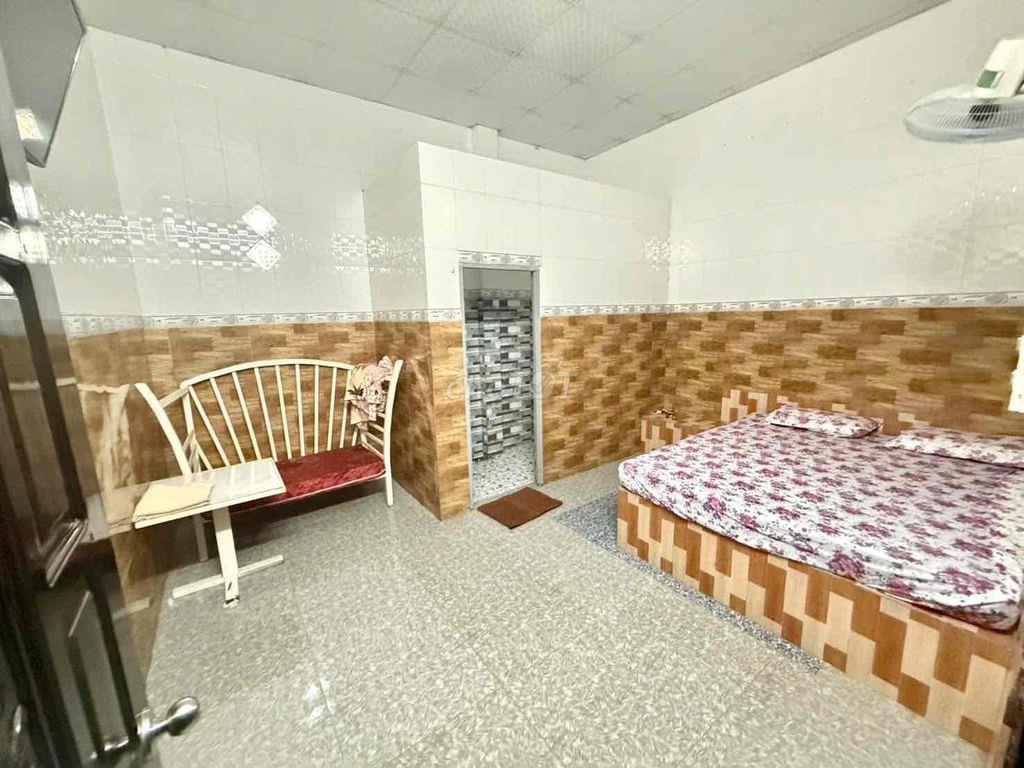 Nhà Nguyên Căn + 11 Phòng Trọ + 3.000m² đất vườn liền kề phía sau