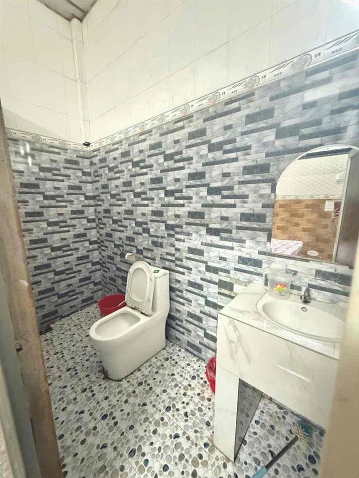 Nhà Nguyên Căn + 11 Phòng Trọ + 3.000m² đất vườn liền kề phía sau
