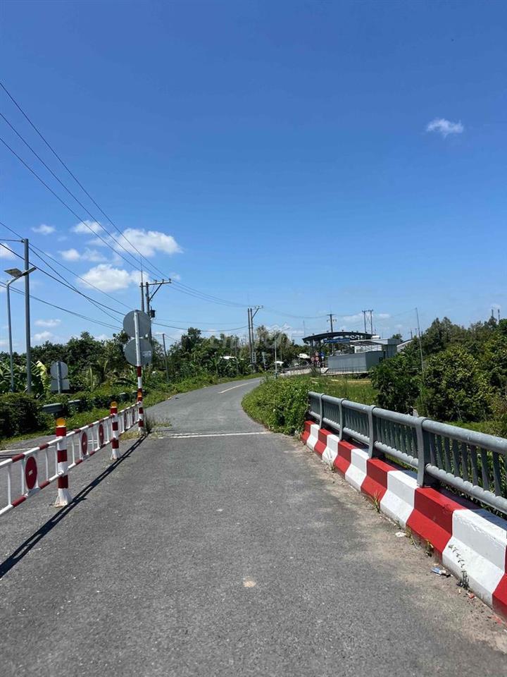 Bán đất nền ,gần cầu nguyễn huệ