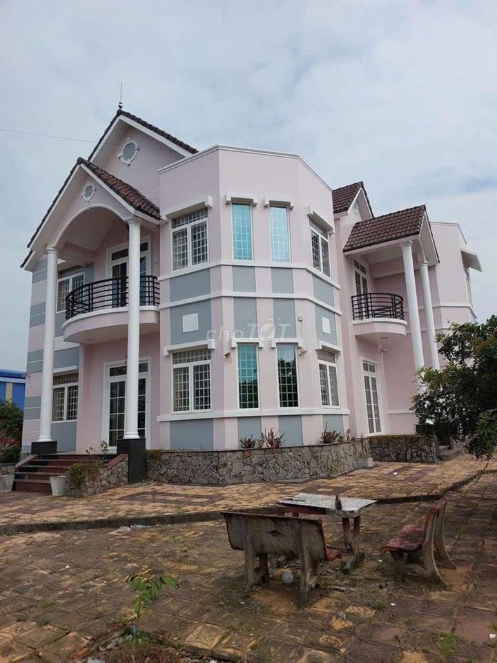Bán biệt thự và 11.000m2  đất cây lâu năm