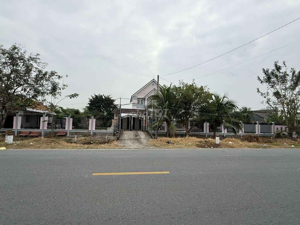 Bán biệt thự và 11.000m2  đất cây lâu năm