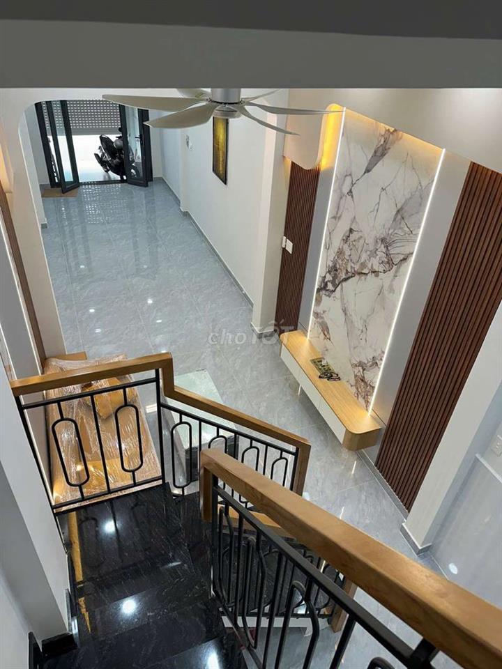 cần bán gấp nhà mặt tiền thống nhất 