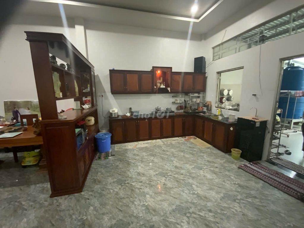 Bán hoặc cho thuê nhà nguyên căn mặt tiền quốc lộ 1A