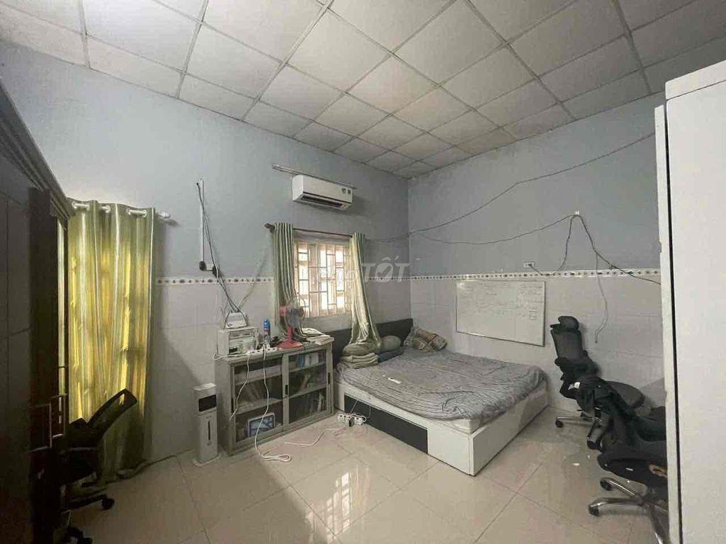 Cho thuê nhà 1 trệt 1 lầu , 2 pn , 2 máy lạnh , 2 wc 6tr5/ tháng