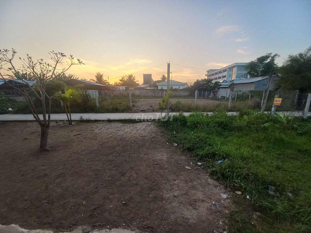 Bán đất