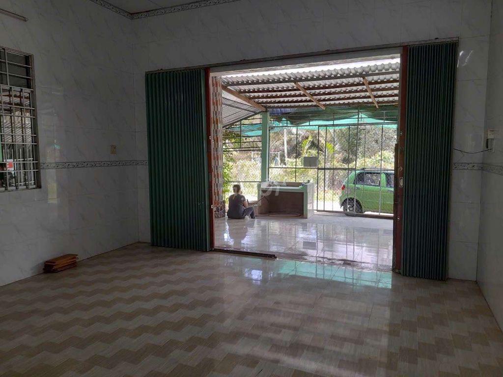 BÁN ÐÂT CÓ NHÀ MẶT TIỀN NHƯA