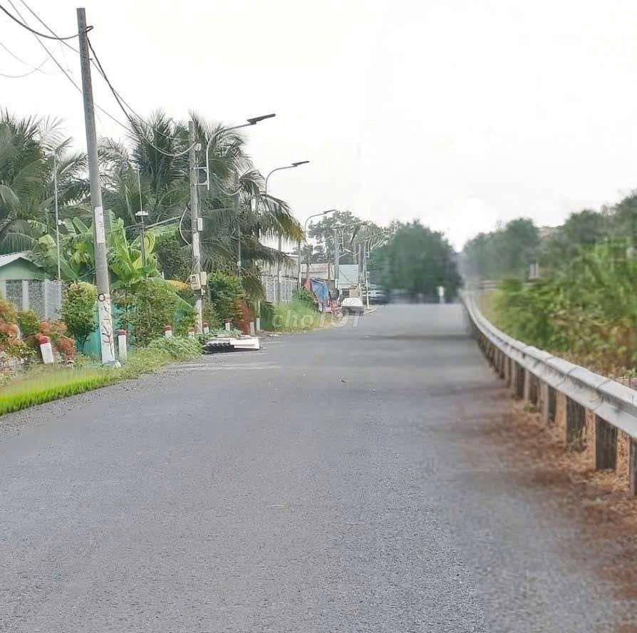bán nhà vườn 10000m2 MT kênh đường Vườn Thơm xã bình Lợi HBC 