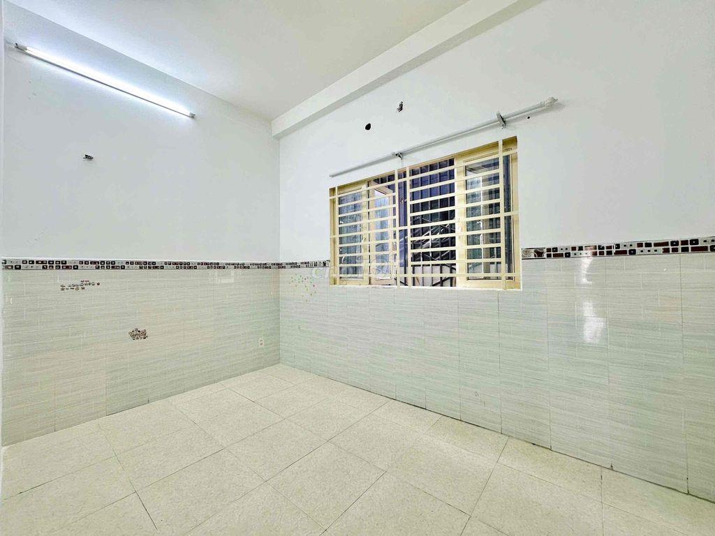 Căn hộ Tách Bếp, Phòng ngủ riêng, Bếp riêng biệt ngay Aeon Bình Tân