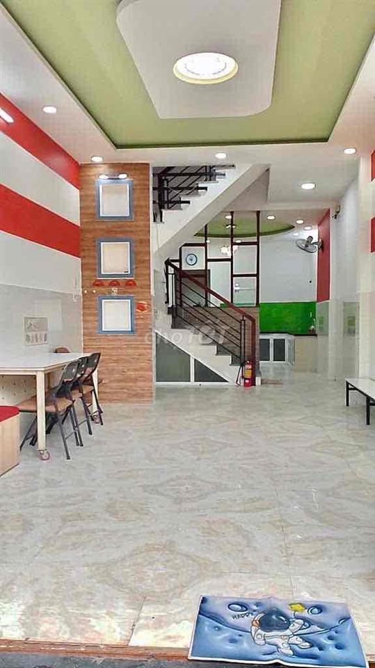 Sân đậu được Ô Tô ( Hẻm Tải 6 M )