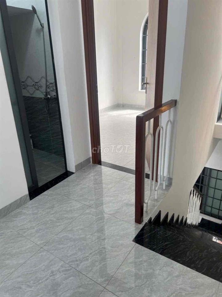 Nhà Mới - Mặt Tiền Đường 8 M