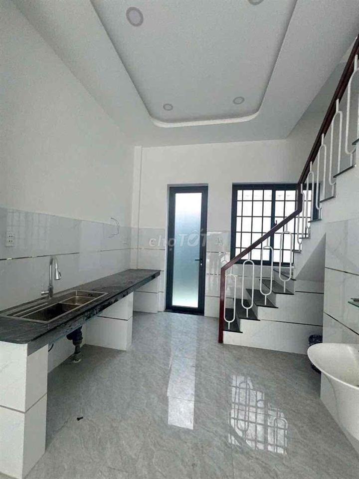 Nhà Mới - Mặt Tiền Đường 8 M