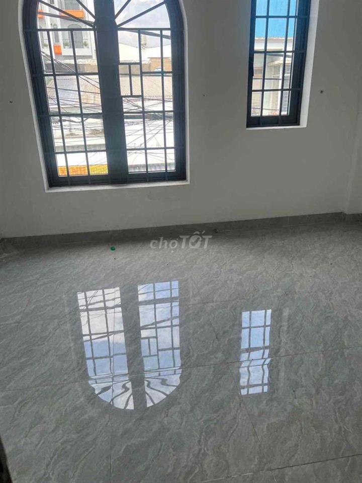 Nhà Mới - Mặt Tiền Đường 8 M