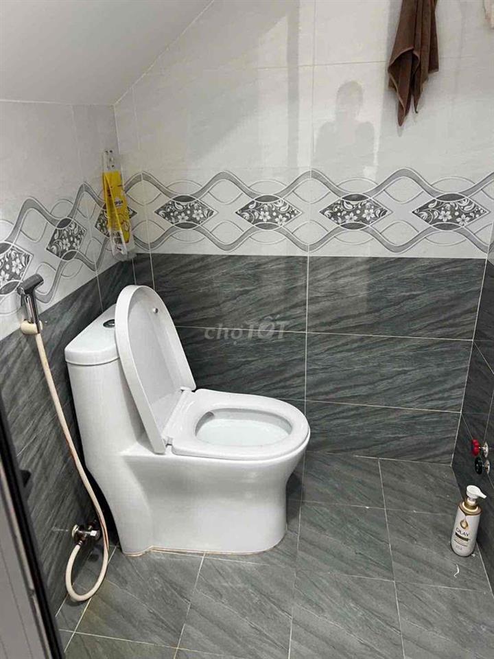 Nhà Mới - Mặt Tiền Đường 8 M