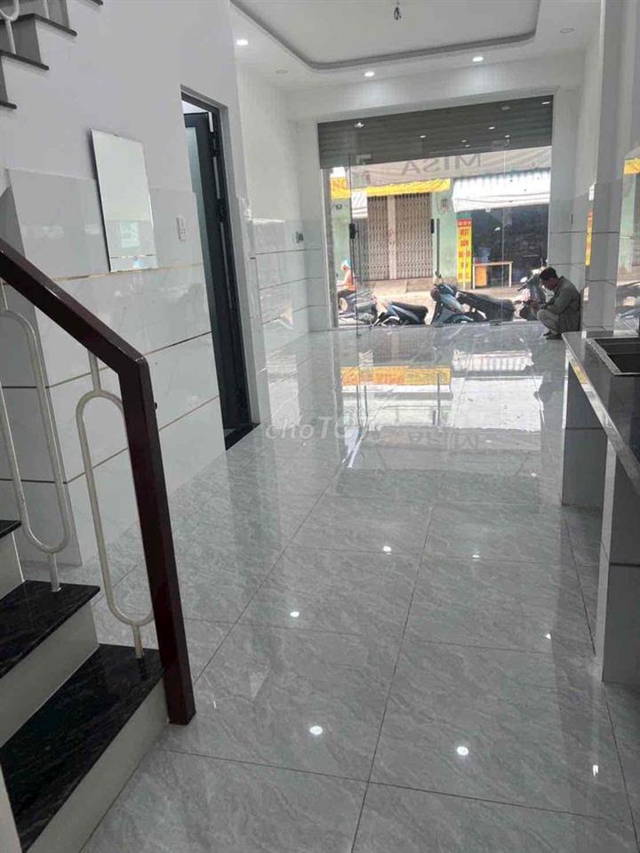 Nhà Mới - Mặt Tiền Đường 8 M