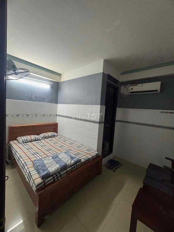 Mặt Tiền Tên Lữa giờ ra vô Tự do