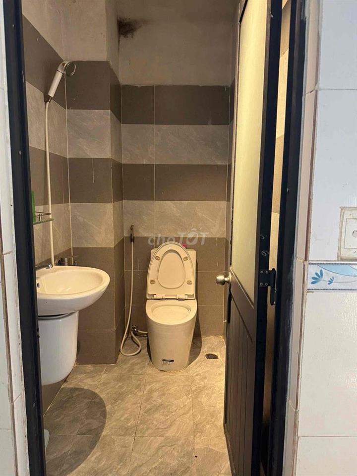 Mặt Tiền Tên Lữa giờ ra vô Tự do