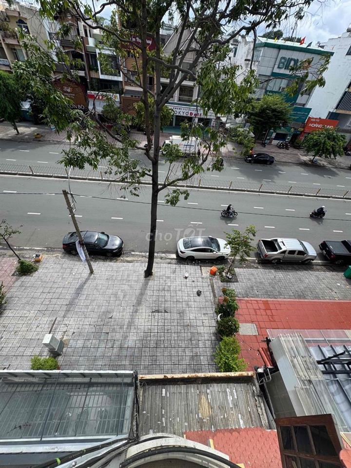 cho thuê lề buôn bán buổi sáng tới 15giờ