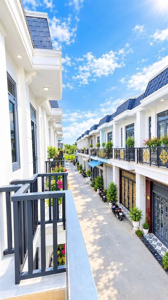 CHÍNH CHỦ BÁN LỖ CĂN NHÀ 2 MẶT TIỀN