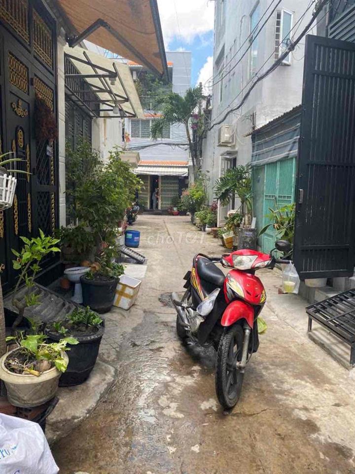Cho thuê nhà nguyên căn mới sửa gần ngã 4 bốn xã
