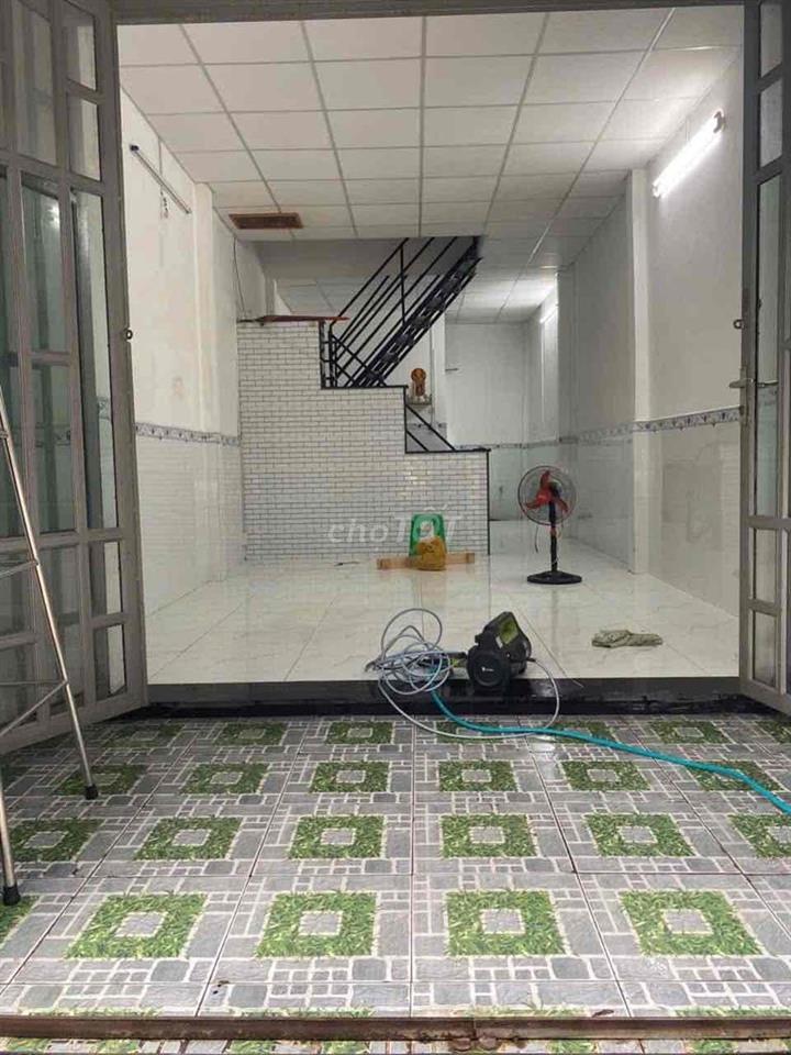 Cho thuê nhà nguyên căn mới sửa gần ngã 4 bốn xã