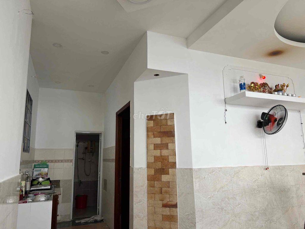Bán nhà Kê khai 99 1 trệt 1 lầu cách xe tải 13m
