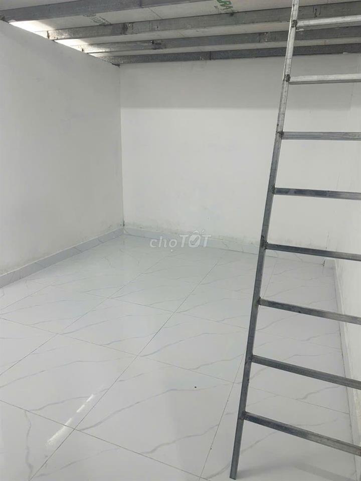 Cho thuê Nhà, 1 Trệt, 1 Gác, DTSD hơn 25m² Giá 2tr Gần chợ Bình Quới