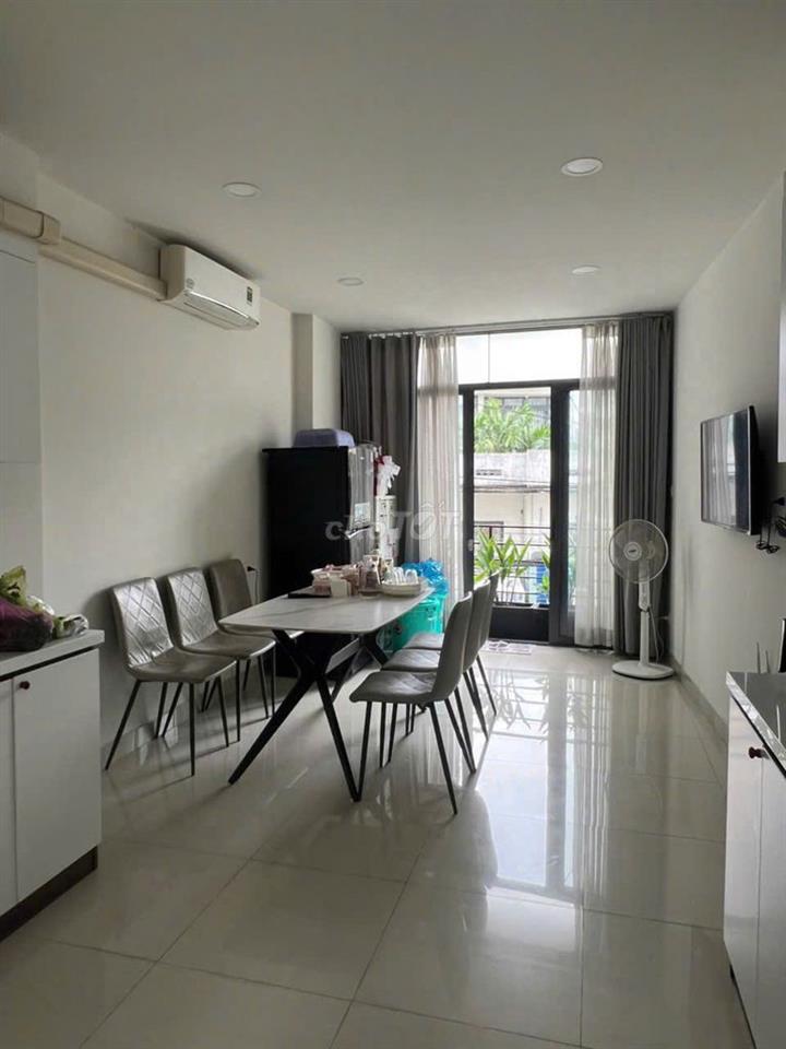 Nhà đẹp Nguyễn Hữu Cảnh 4x16m, 4PN, 3 lầu, có sân đỗ xe – 25tr/tháng
