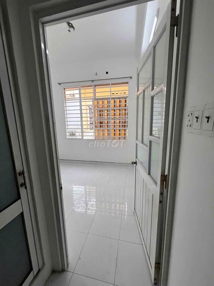 Siêu Rẻ! Nhà mới 3 tầng 3PN 3WC Phú Nhuận chỉ 11tr