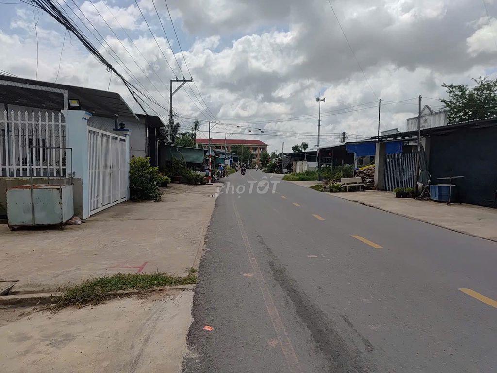 Nợ dí sát nút! Xả lỗ nhà đẹp 87.6m2 Trảng Bàng chỉ 800 triệu