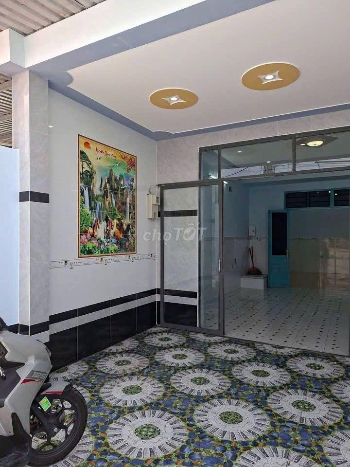 VỠ NỢ XẢ GẤP NHÀ CỦ CHI 137.2M2 - MẶT TIỀN ĐƯỜNG LỚN - CHỈ 1 TỶ 050!