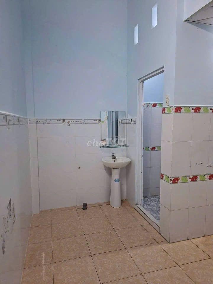 VỠ NỢ XẢ GẤP NHÀ CỦ CHI 137.2M2 - MẶT TIỀN ĐƯỜNG LỚN - CHỈ 1 TỶ 050!