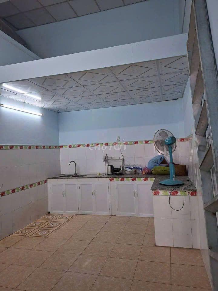 VỠ NỢ XẢ GẤP NHÀ CỦ CHI 137.2M2 - MẶT TIỀN ĐƯỜNG LỚN - CHỈ 1 TỶ 050!